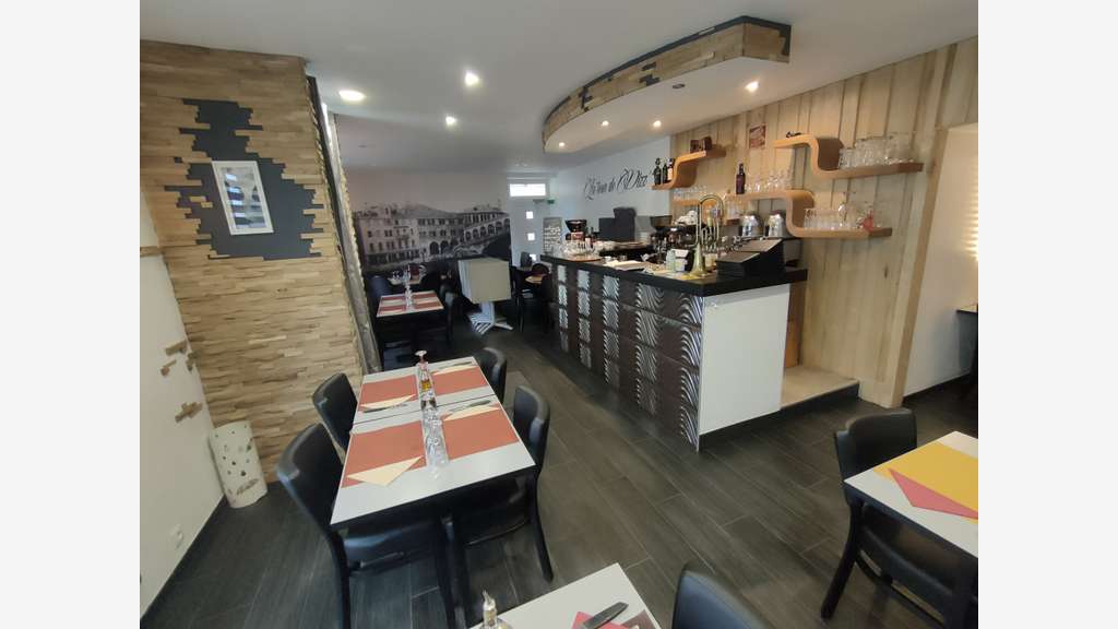 Vente pizzéria restaurant avec logement à Fougères