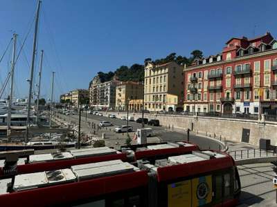 A vendre restaurant 60 cvts sur le port de Nice