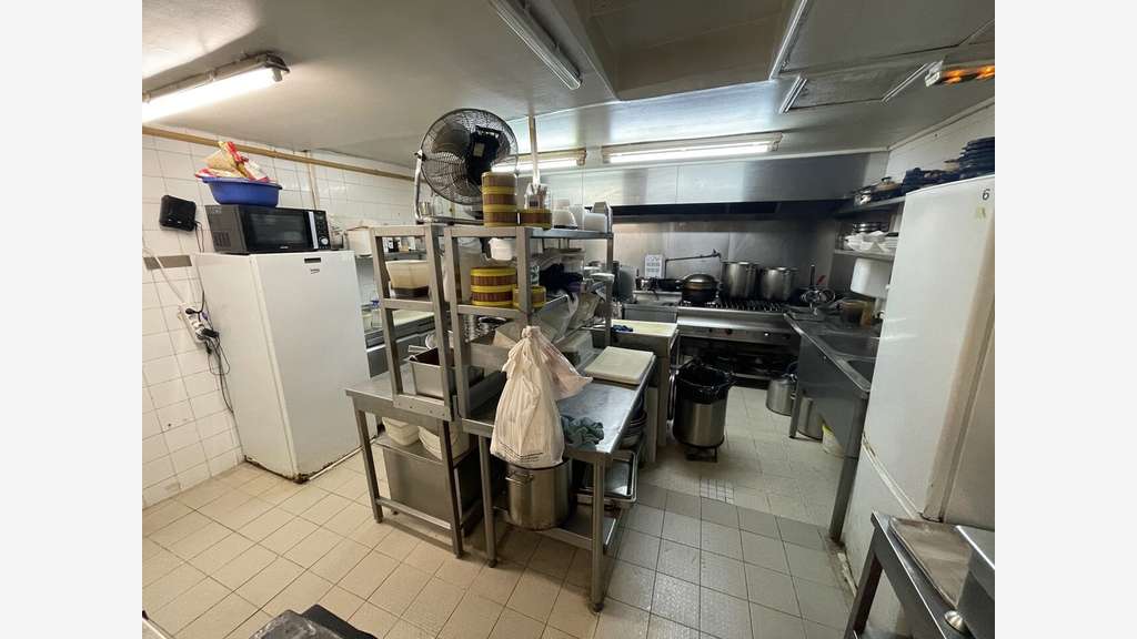 AV restaurant 60 cvts Terrasse 16 cvts à Paris 11