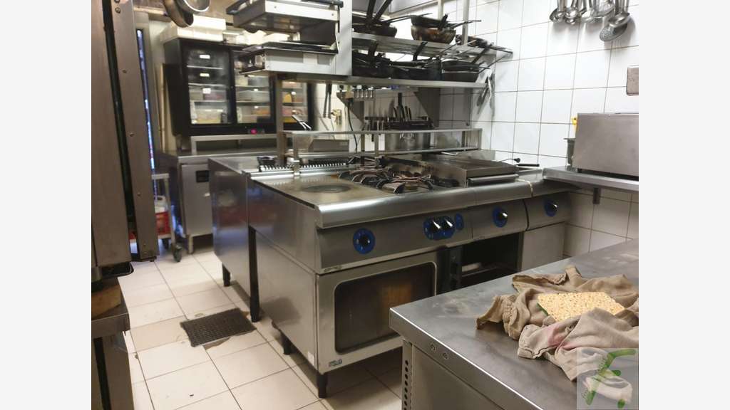 A vendre parts restaurant à Aix-les-Bains centre