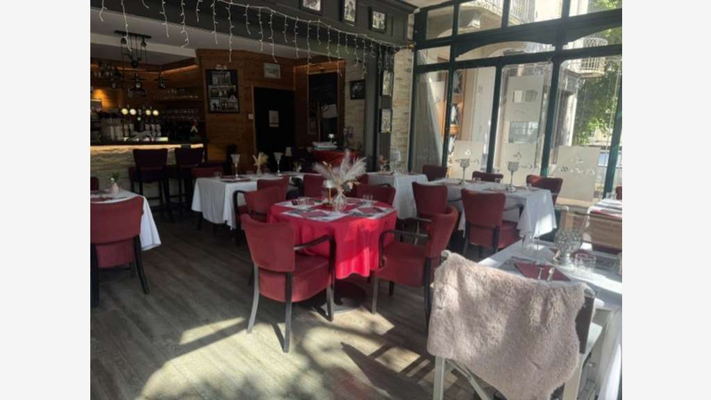 Cède restaurant en centre ville Aix les Bains (73)