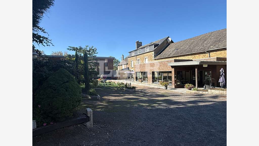 61 - À vendre aux portes d'Alençon sur l'axe P