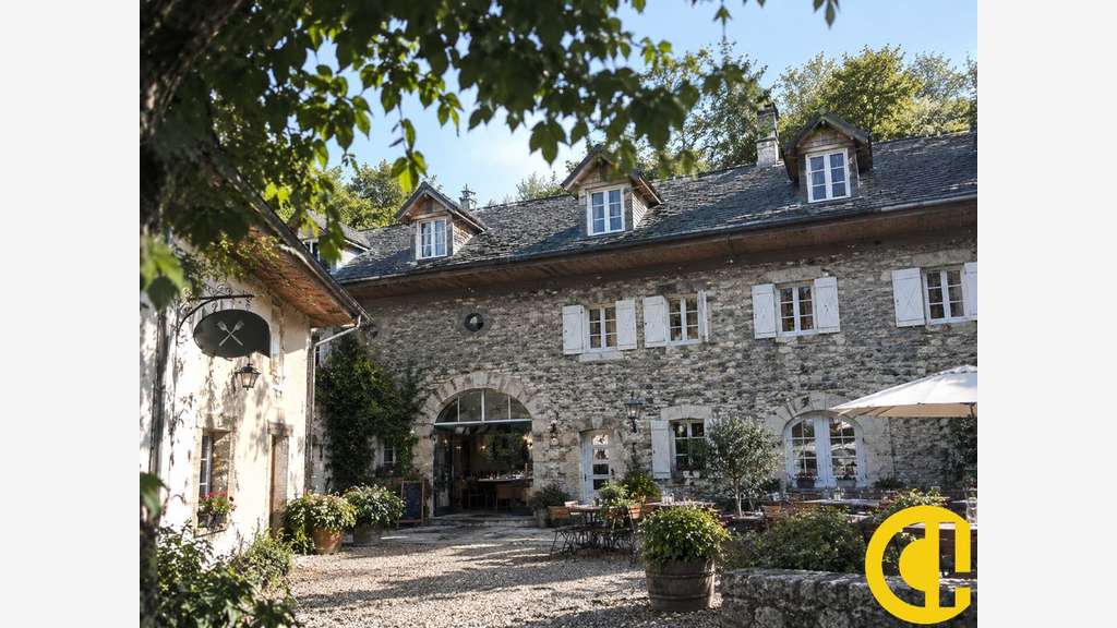 FDC restaurant + chambres proche Annecy