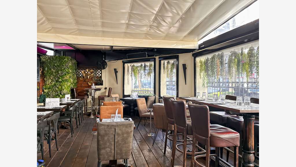 Vente restaurant lic IV à Antibes proche littoral
