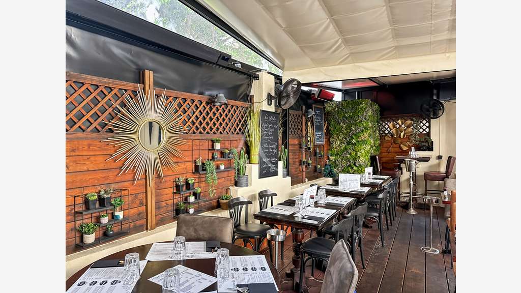 Vente restaurant lic IV à Antibes proche littoral