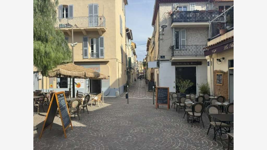 Vente charmant restaurant dans le Vieil Antibes