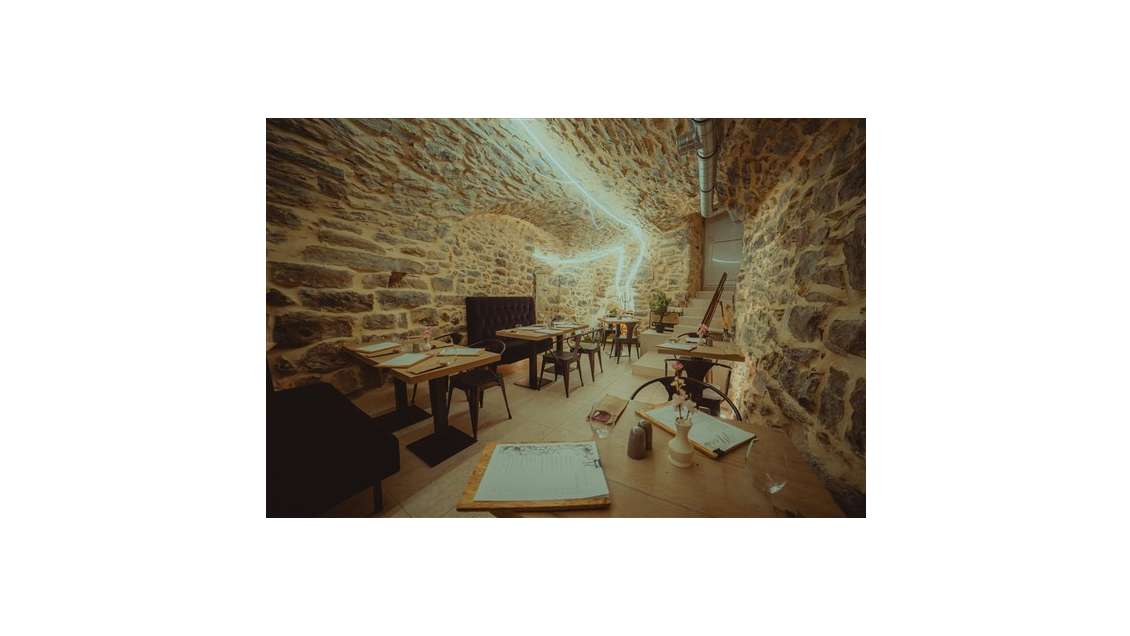 Vente restaurant tout en pierres rénové à Aubenas