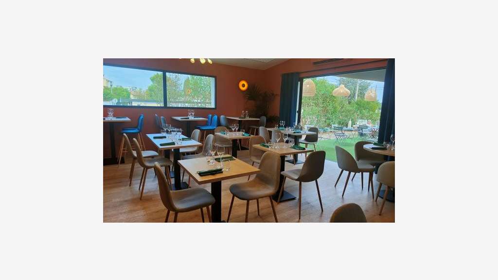 Vente restaurant 40 cvts + extérieur grand Avignon