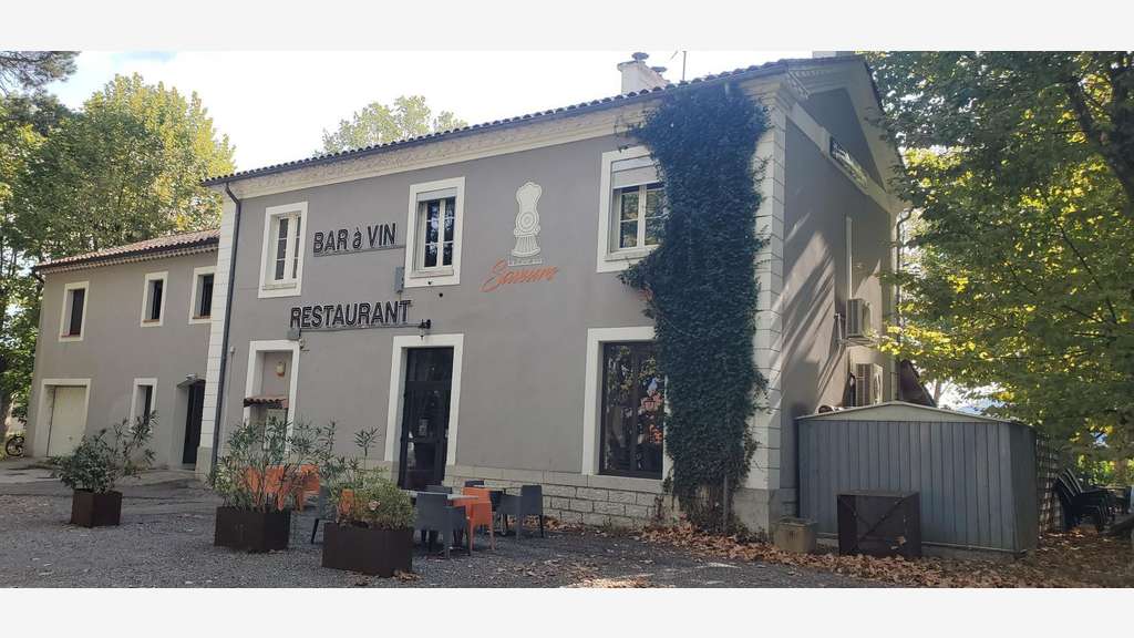 Bar restaurant logement à vendre Sud Ardèche