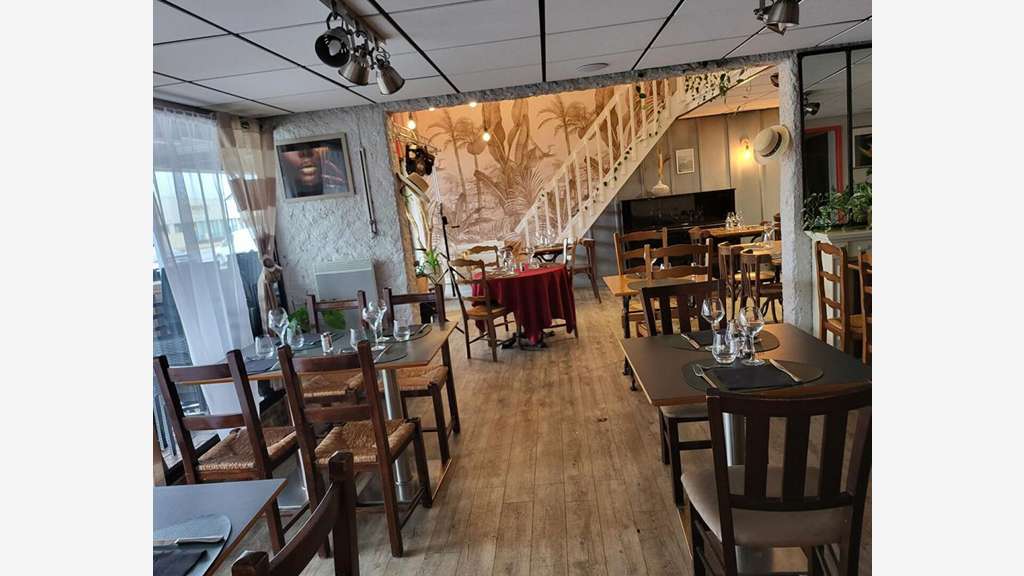 Cède restaurant 100 cvts terrasse secteur Blois