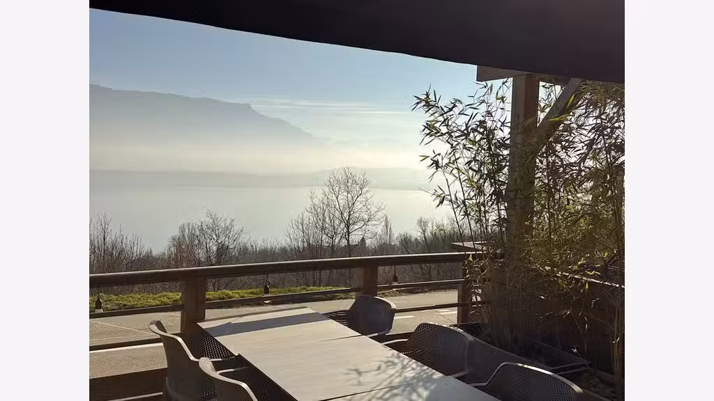 FDC avec murs vue panoramique exception à Bourdeau