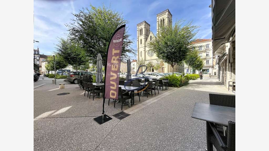 AV FDC restauration rapide Place Carnot à Bourgoin
