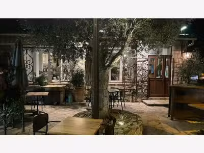 AV magnifique établissement clés en main à Cabris