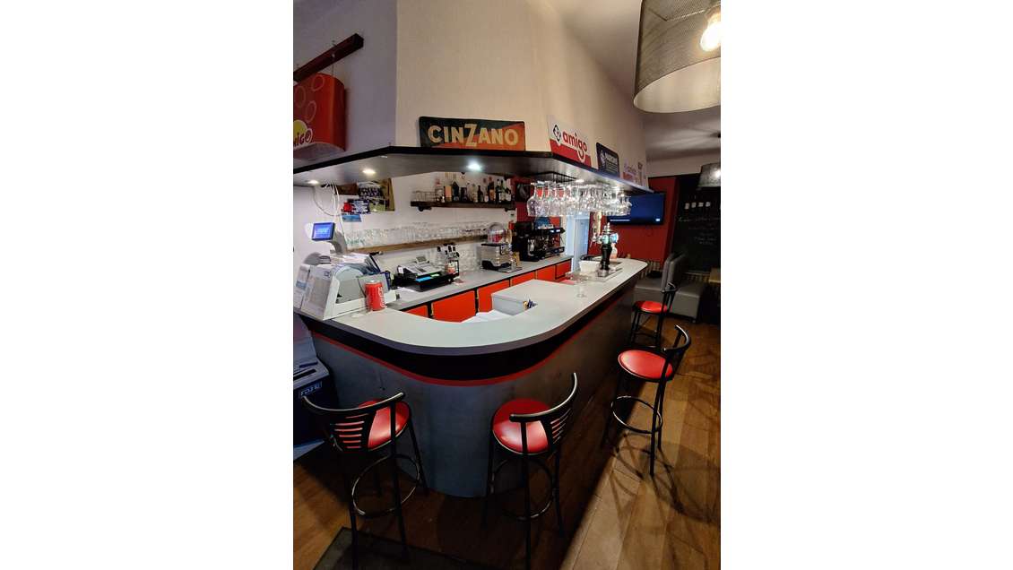 Vente bar restaurant traiteur avec logement à Caen
