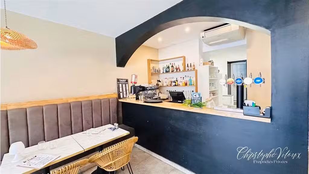 AV restaurant 180 cvts Place Carnot Carcassonne
