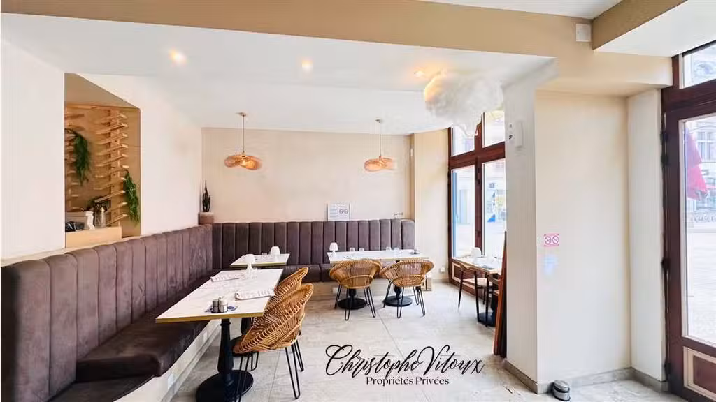 AV restaurant 180 cvts Place Carnot Carcassonne