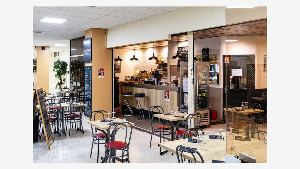 Restaurant avec terrasse à vendre à Cergy