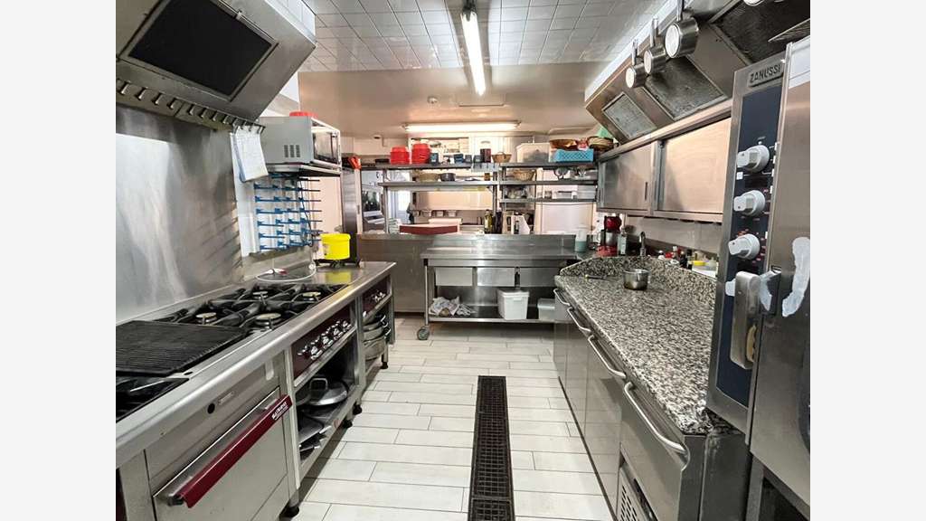 AV charmante auberge restaurant secteur Compiègne