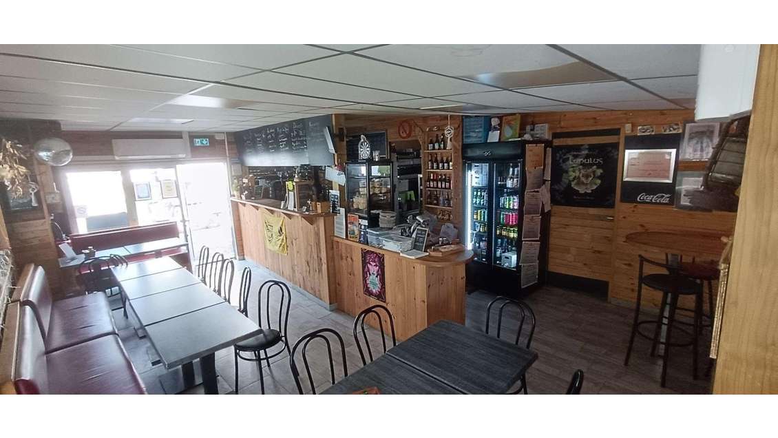 Cède pizzeria snacking et vae à Corme-Royal