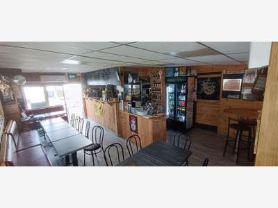 Cède pizzeria snacking et vae à Corme-Royal