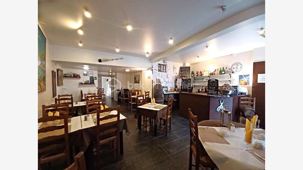 Vente restaurant à Coulommiers rue piétonne