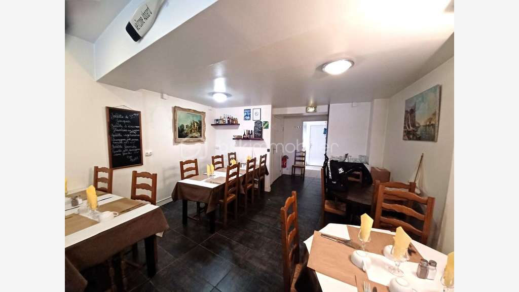 Vente restaurant à Coulommiers rue piétonne