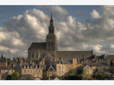 Fonds de commerce emplacement N°1 Dinan 