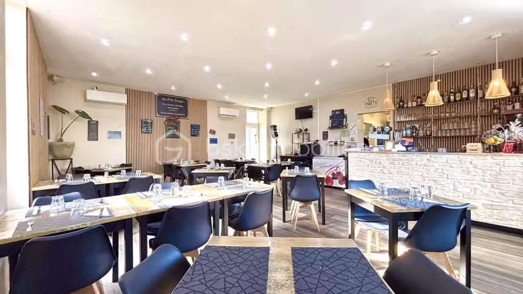 A vendre restaurant terrasse licence IV à Domarin