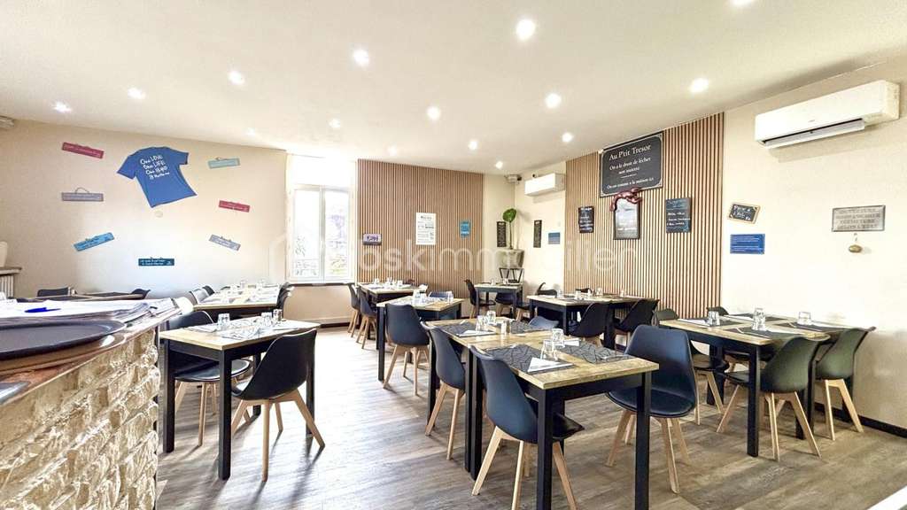 A vendre restaurant terrasse licence IV à Domarin