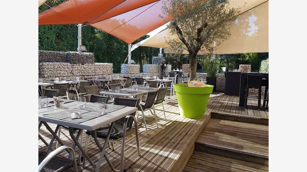 Vente restaurant à 15 mms de Lyon Nord Ouest