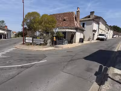 AV restaurant bar de caractère village touristique