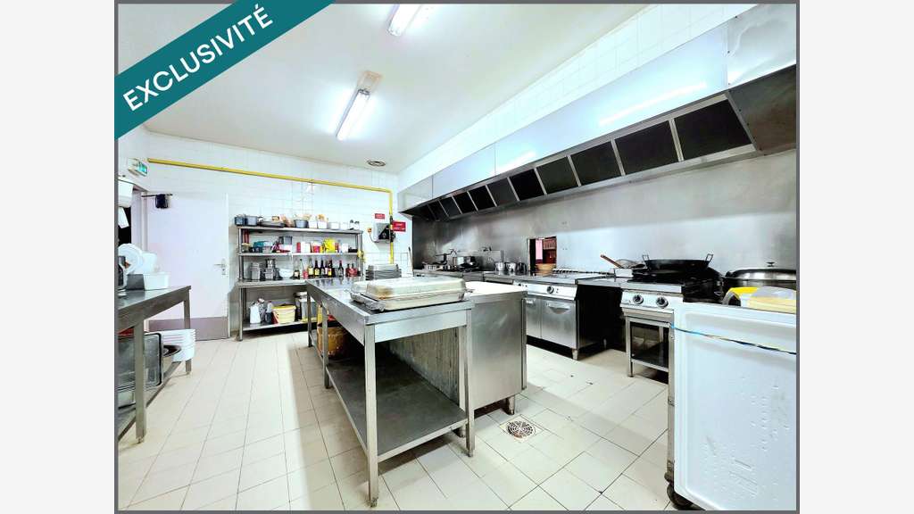 Vente buffet de 1000m² proche de Pontault Combault