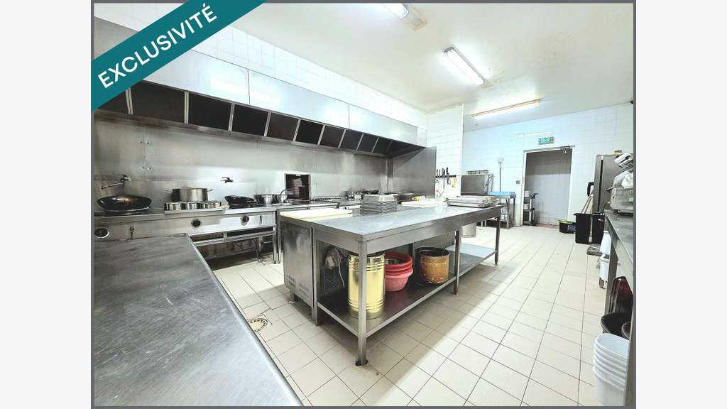 Vente buffet de 1000m² proche de Pontault Combault