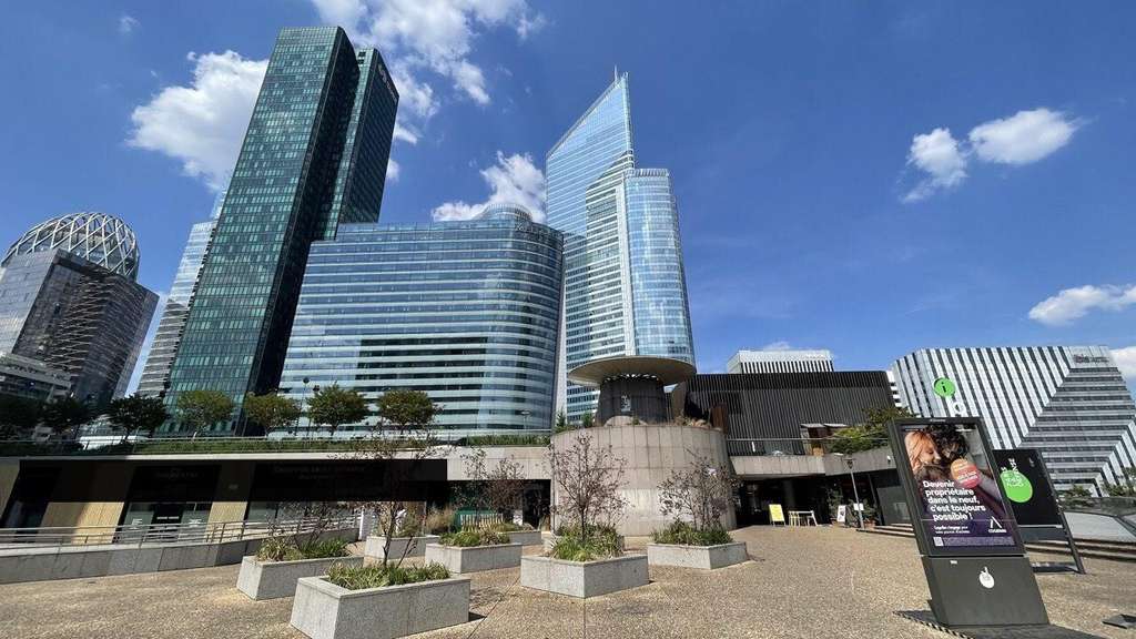 Vend restaurant esplanade de la Défense Puteaux
