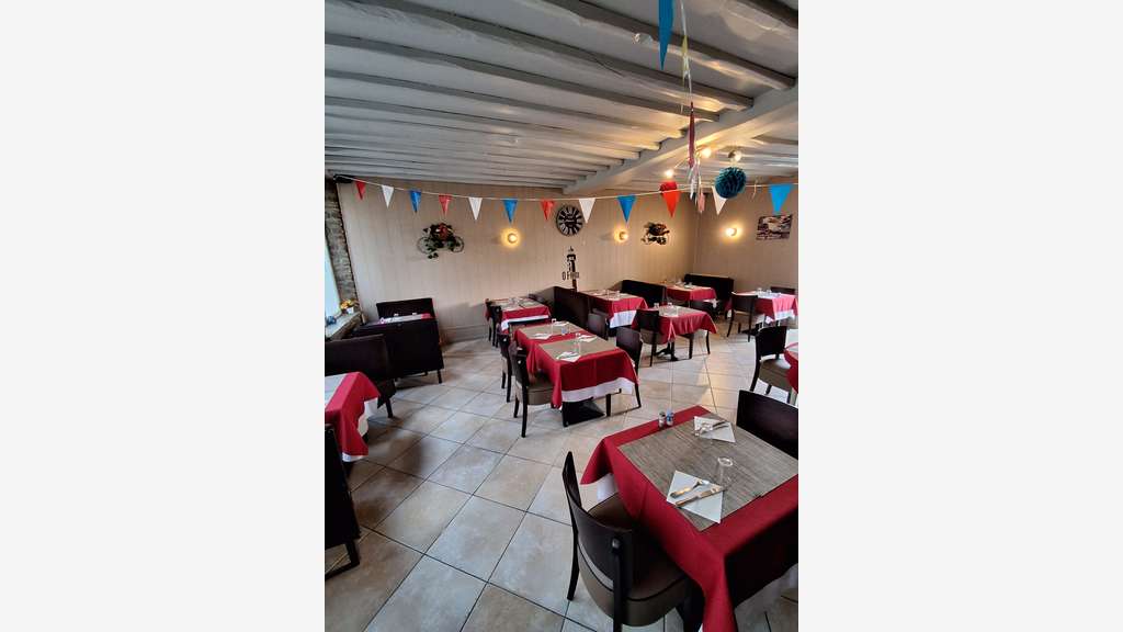 AV restaurant bar 3 salles terrasse et logt Flers