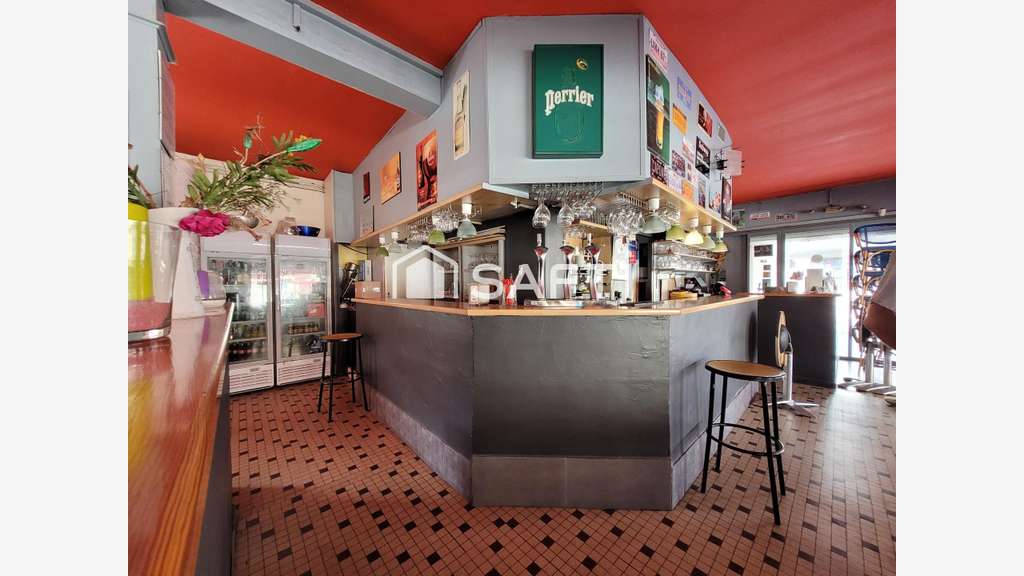 Cède restaurant bar licence IV Saint-Pierre-la-Mer