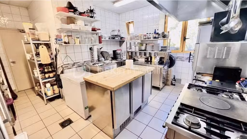 AV restaurant excellente notoriété à Fourneaux