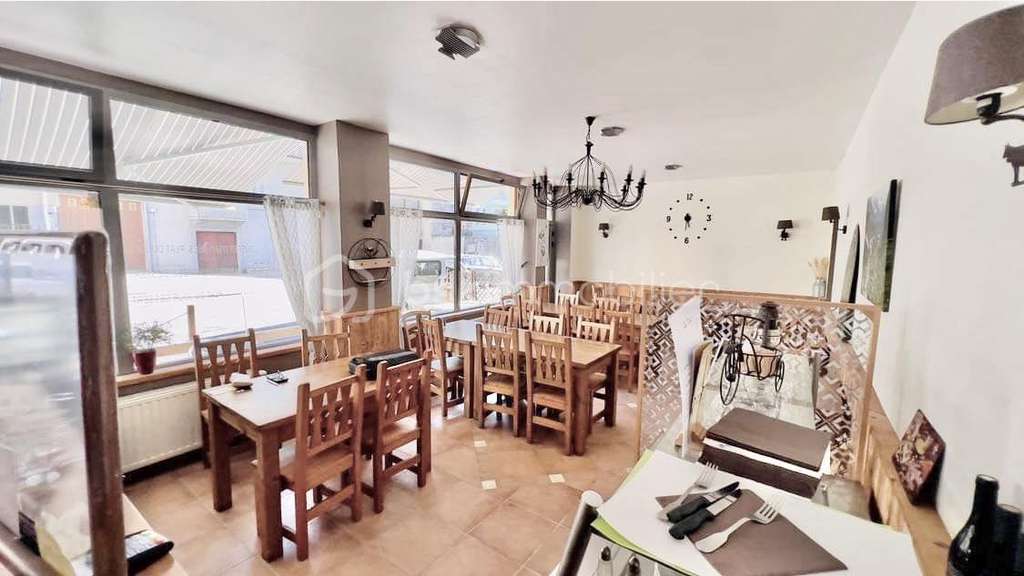 AV restaurant excellente notoriété à Fourneaux