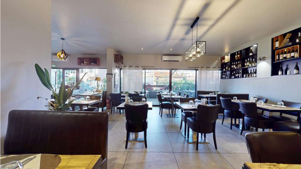 A vendre restaurant sur empl idéal 1 bis à Fréjus