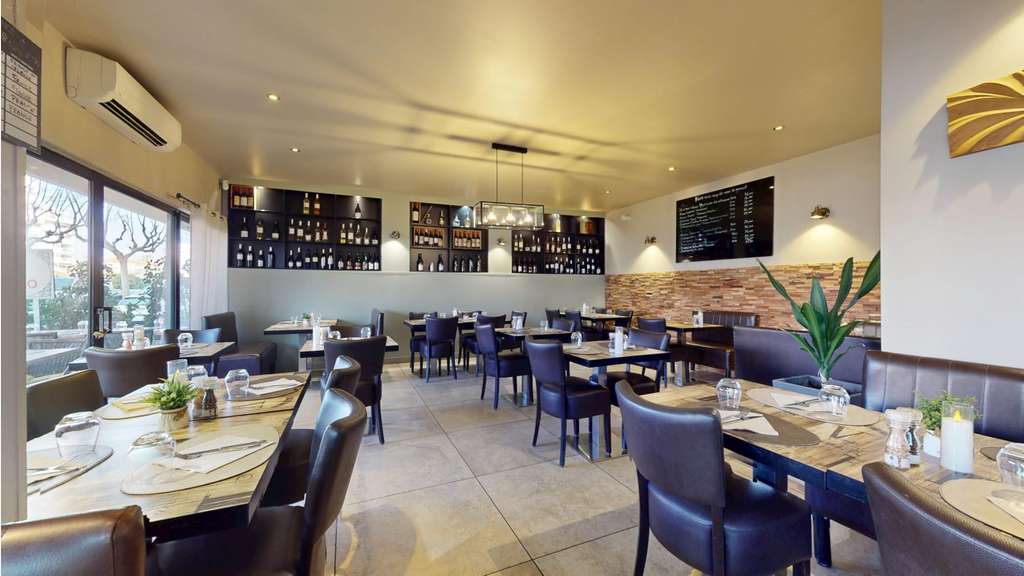 A vendre restaurant sur empl idéal 1 bis à Fréjus