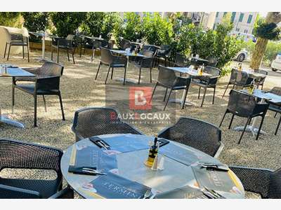 Restaurant/hôtel à rénover à vendre à Sénas 