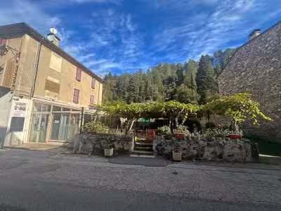 Bar restaurant de 300m² à vendre l'Estrechure (30)