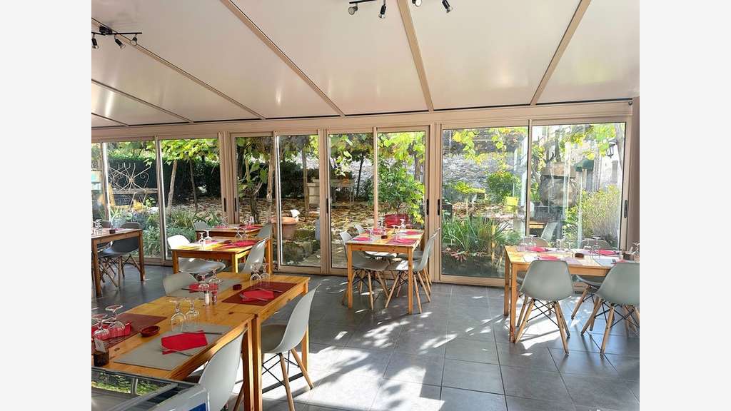 Bar restaurant de 300m² à vendre l'Estrechure (30)