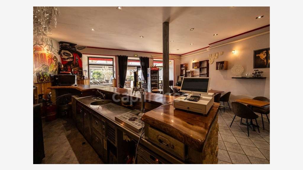 A bar restaurant Licence IV logement Ardèche N102