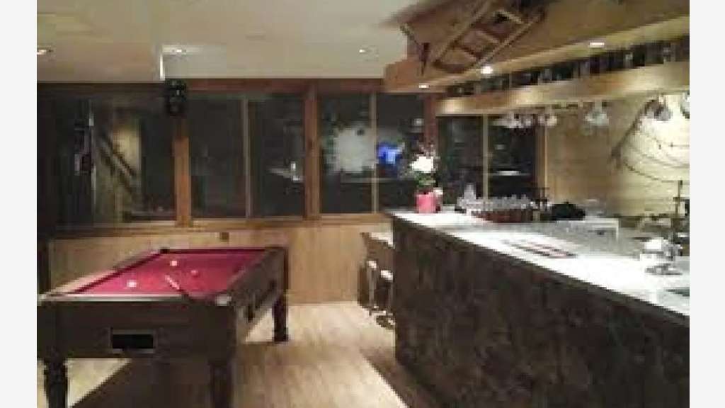AV bar restaurant lic IV tarentaise paradiski 73
