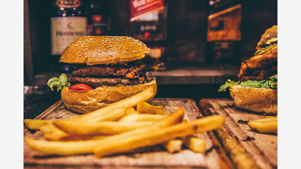 A vendre restaurant en centre-ville de Laval 