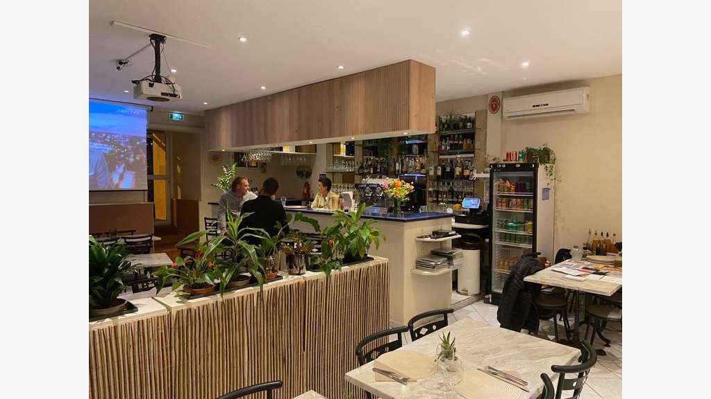Cède restaurant pizzeria et bar lic IV au Lavandou