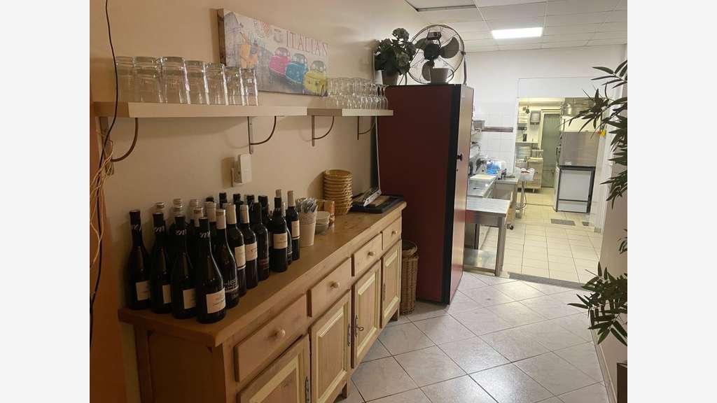 Cède restaurant pizzeria et bar lic IV au Lavandou