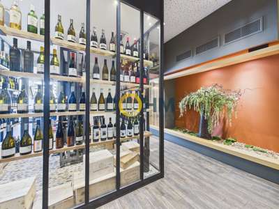 AV restaurant empl premium  Place Cadelade au Puy