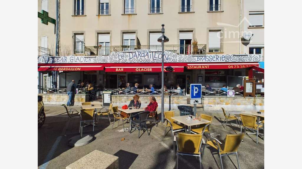 Vente bar restaurant lic IV au centre des Vans